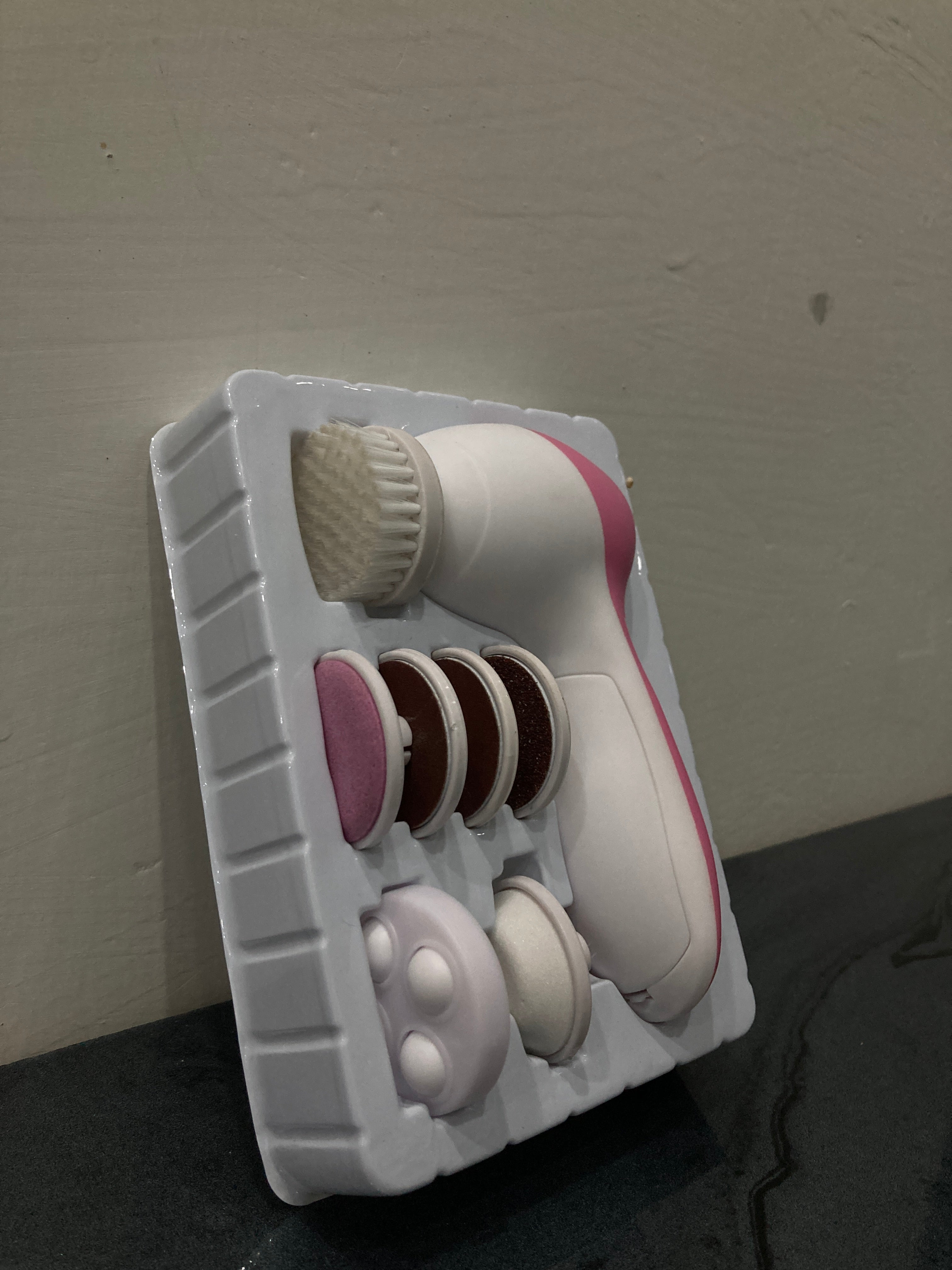 (5 in 1)FACE MASSAGER –KEMEI AE-8782